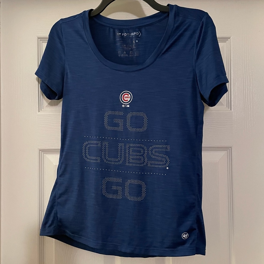 Chicago Cubs ‘47 Brand Women’s Shirt - dry fit material - Size S - Go Cubs Go